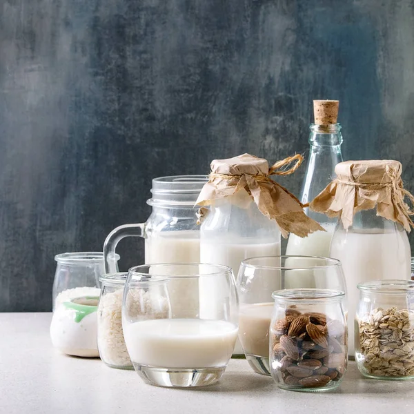 Variety of non-dairy milk — Stock Photo, Image