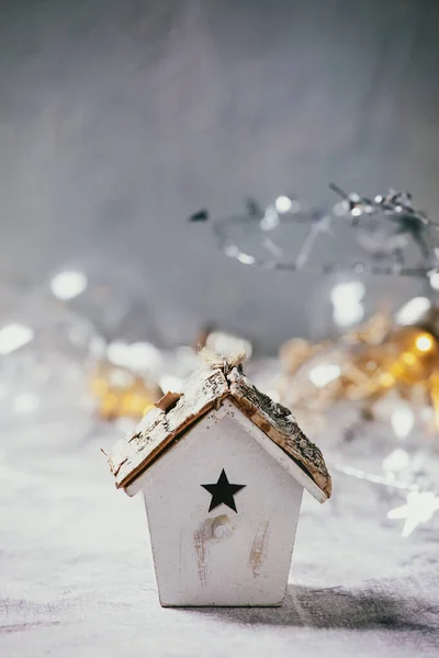 Casa degli uccelli giocattolo di Natale — Foto Stock