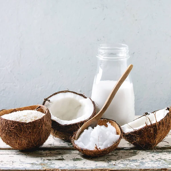 Variété de produits à base de noix de coco — Photo