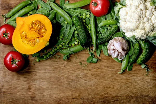 Ποικιλία Από Φρέσκα Ωμά Βιολογικά Λαχανικά Για Μαγείρεμα Ήμισυ Της — Φωτογραφία Αρχείου