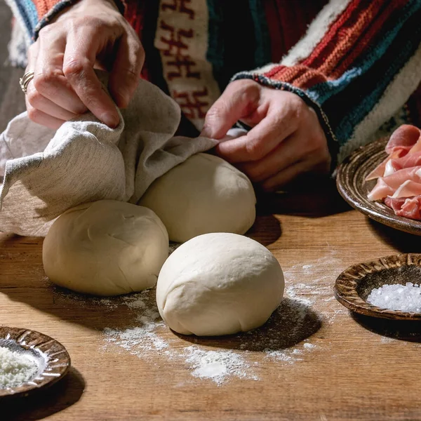 Masa para pizza — Foto de Stock