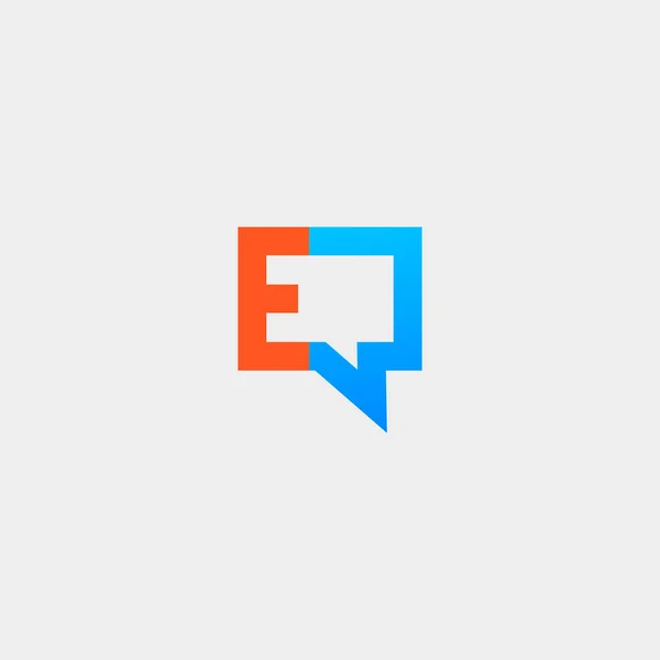 Letter E Chat Logo Template Vector Design — ストックベクタ