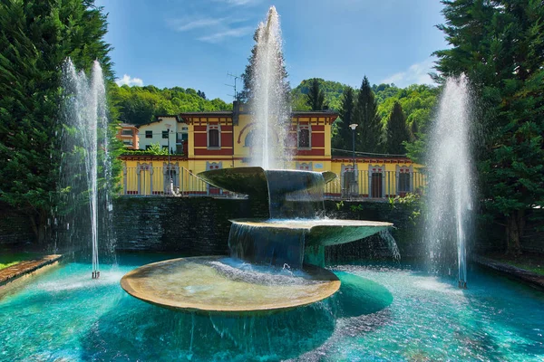 Brunnen Von San Pellegrino Terme Orte Des Tourismus Norditalien — Stockfoto