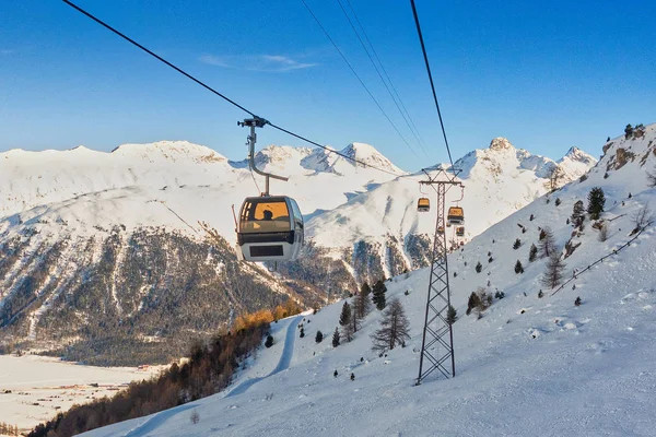 Teleféricos Una Zona Esquí Los Alpes Suizos — Foto de Stock