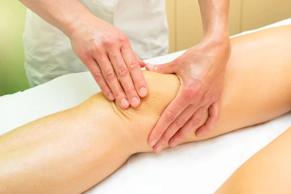 Beautician Practices Relaxing Knee Massage — Stock Photo, Image