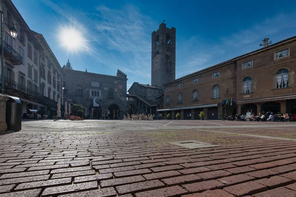 Praça velha em Bergamo cidade superior — Fotografia de Stock