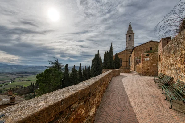 Foreshortening of the medieval city of Pienza in Tuscany Italy — Stock Photo, Image