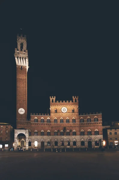 Siena Toscana Itália. Piazza del campo à noite — Fotografia de Stock