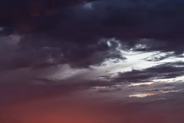 天空的真实照片的云和柔和的颜色的背景 — 图库照片