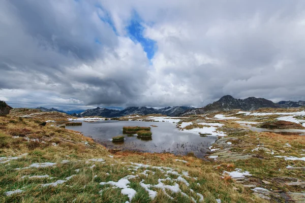 Kleiner Almsee Mit Wieseninseln Herbst — Stockfoto