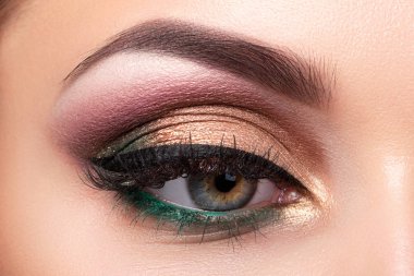 Güzel kadın göz moda makyaj ile closeup