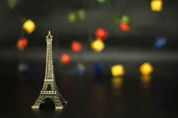 Torre Eiffel aislada sobre fondo negro . — Foto de Stock