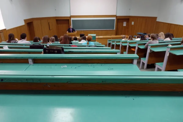 Russia. Vologda-febbraio 3, 2018.State Politecnico. Udienza con gli studenti dell'Università.Discorso del professore nell'aula magna dell'Università . — Foto Stock