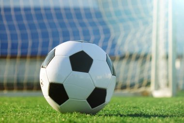 Futbol üzerinde yeşil bir alana