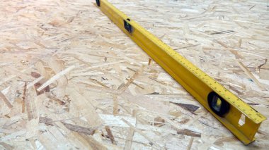 İnşaat araçları sarı. Kabarcık seviyesi. İş kavramı.