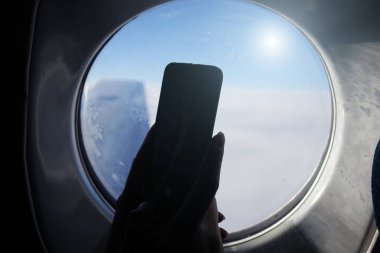 Smartphone vasıl belgili tanımlık pencere. İş teknoloji ve travel Ideas kavramı.