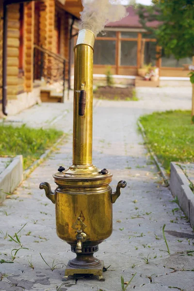 Samovar with heating costs on the street.