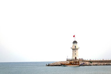 Alanya, Türkiye-Haziran 2018: deniz feneri Alanya limanına kapısında. Türkiye'de gezi.