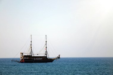 Türkiye. Antalya-Haziran 4, 2018. Akdeniz korsan gemisi turist denizde.