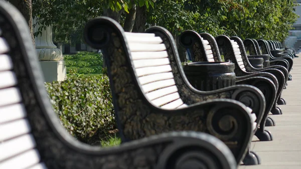 Bancs Fonte Avec Lattes Bois Pour Les Sièges — Photo