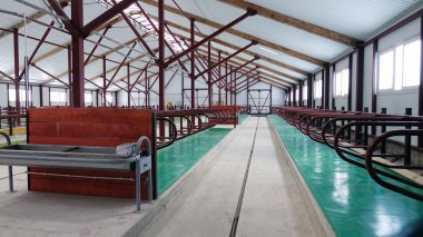 Yeni çiftlikte modern ekipman, tarım endüstrisi