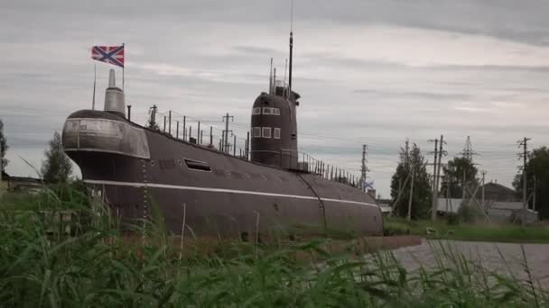 Vytegra.Russia-Haziran 2019: denizaltı B-440 iskelede. Kuzey ve Baltık filoları müzesi olarak kullanılır — Stok video