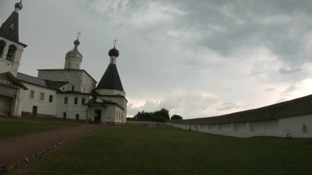 Древний монастырь в Ферапонтово. — стоковое видео