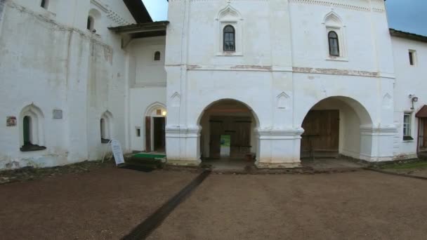 Древний монастырь в Ферапонтово. — стоковое видео