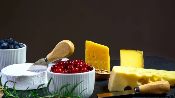 Cheese Board Shale Board Cheese Blue Mildew Camembert Brie Cheese — Stock Photo, Image