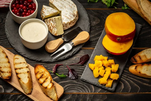 Mango Cheese Crostini Sandwiches Kitchen Table Flat Top View Copy — Stock Photo, Image