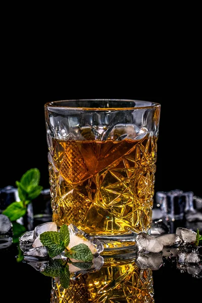 Close Crystal Glass Whiskey Brandy Scotch Ice Fresh Mint Black — Stock Photo, Image