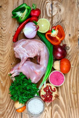 tarifi kavramı. sebze ile tavşan. Şenlikli bir yemek. gurme gıda. Üstte görüntü