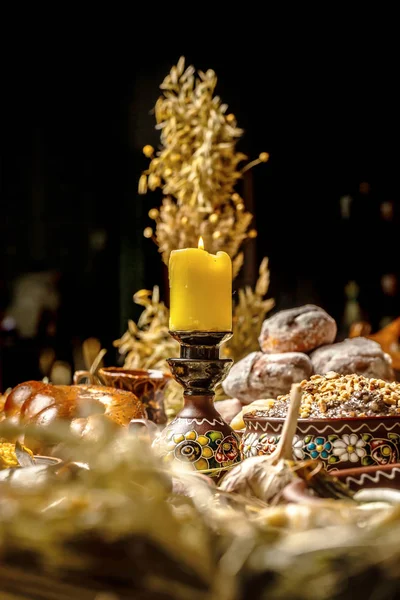 La veille de Noël. Soirée sainte, une table avec 12 plats de carême en Ukraine, en Biélorussie et en Pologne, Noel Family Dinner Table Concept — Photo