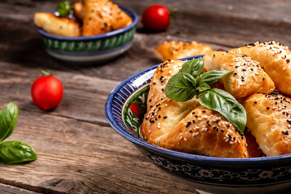 Samosa Tartes Recheadas Carne Samsa Estilo Oriental Prato Nacional Uzbeque — Fotografia de Stock