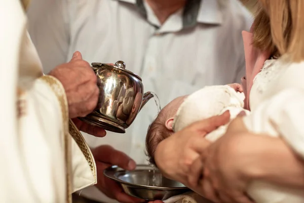 Taufzeremonie Kirche Wasser Katholisch Das Sakrament Der Taufe Attribute — Stockfoto