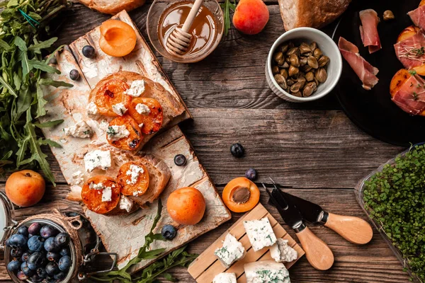 Bruschetta Peach Blue Cheese Wooden Background Banner Catering Menu Recipe — Stock Photo, Image