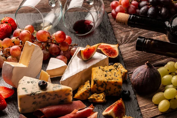 Vino Queso Naturalezas Muertas Fondo Receta Alimentos Cerca — Foto de Stock