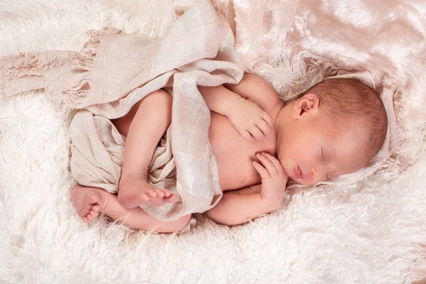 Bebê Recém Nascido Dormindo Tranquilamente Conceito Família Feliz — Fotografia de Stock