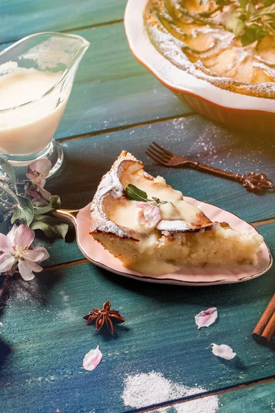 Bolo Queijo Caramelo Maçã Canela Cozinha Austríaca Agarra — Fotografia de Stock