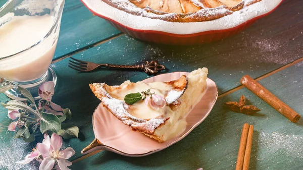 Cottage Kaas Ovenschotel Met Appels Kaneel Specerijen Oostenrijkse Keuken Desserts — Stockfoto