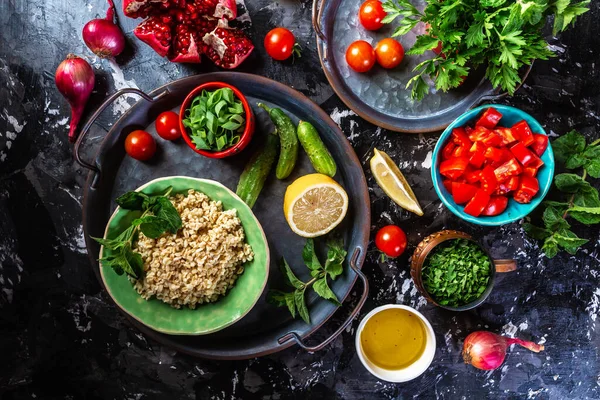 Інгредієнти Приготування Табулевого Вегетаріанського Салату Традиційно Їстівний Левантійський Вегетаріанський Салат — стокове фото
