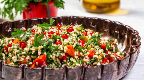 Salat Mit Bulgur Und Gemüse Tabbouleh Orientalische Oder Arabische Gerichte — Stockfoto