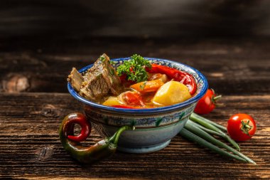 Doğu mutfağı kavramı. Özbek gıda shurpa Özbek restoran konsepti, Özbek yemeği.