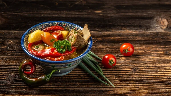 Suppe Usbekische Shurpa Mit Rindfleisch Und Gemüse Teller Mit Orientalischem — Stockfoto