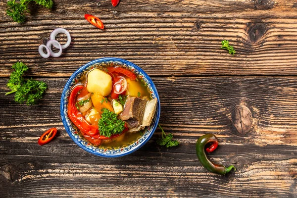 Shurpa Suppe Teller Mit Orientalischem Ornament Hölzerner Hintergrund Ansicht Von — Stockfoto