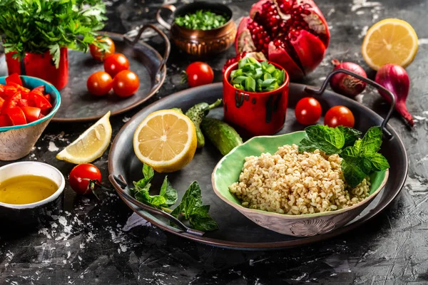 Tabbouleh Sallad Mellanöstern Eller Arabisk Rätt Levantinsk Vegetarisk Sallad Med — Stockfoto