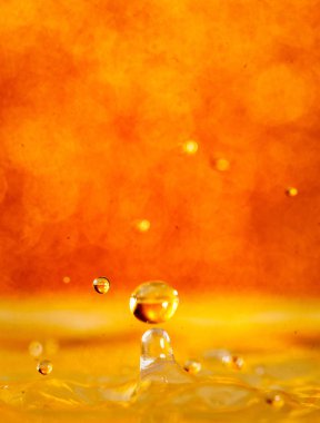 Altın damla sıçrama fotoğrafçılığı