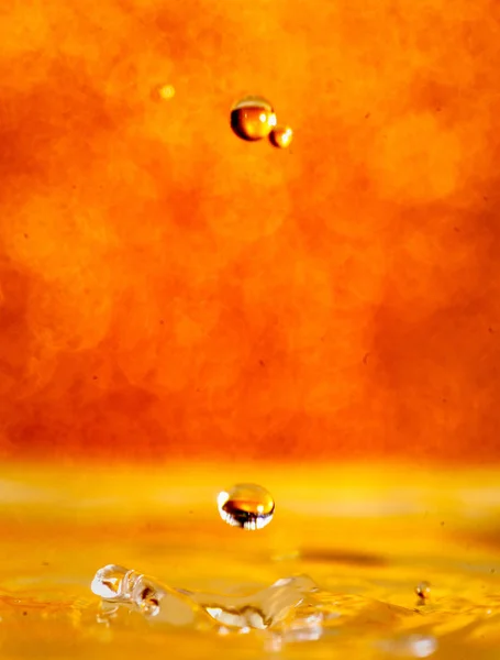 Altın damla sıçrama fotoğrafçılığı