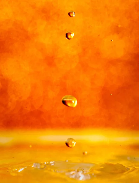 Altın damla sıçrama fotoğrafçılığı