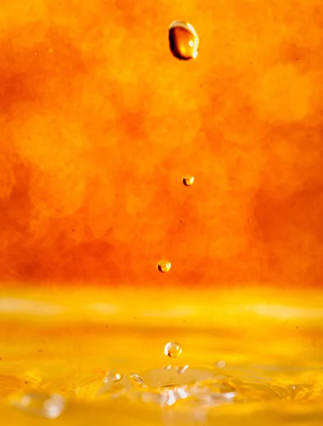 Altın damla sıçrama fotoğrafçılığı